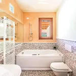 Vittoria By Whale Homes * Manerba del Garda