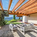 Vittoria By Whale Homes *