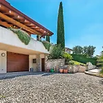 Βίλα Vittoria By Whale Homes *