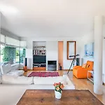 Vittoria By Whale Homes *
